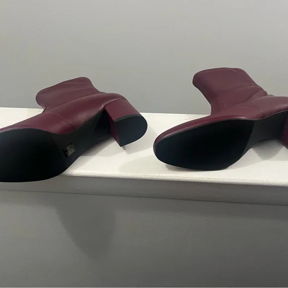 Stuart Weitzman Burgundy/Cranberry Heeled Boots. Stylish and comfortable. - Picture 4 of 12